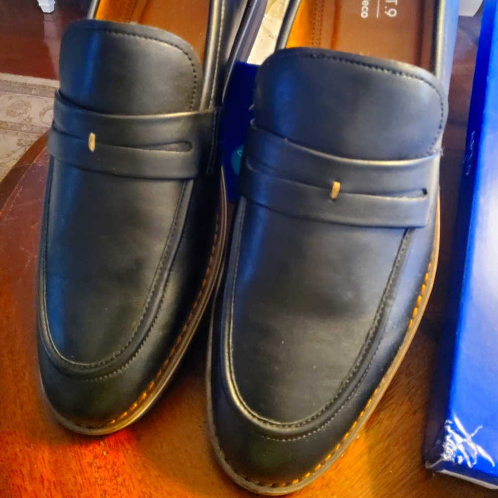 Apt 9 casual loafers size 11 M black new in original  box
